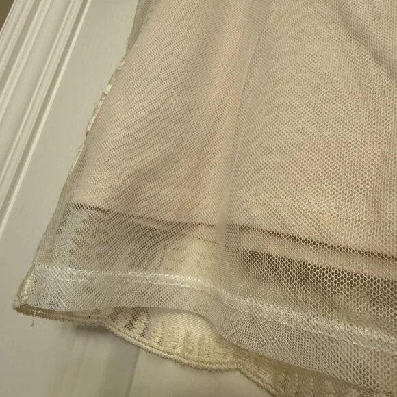 Flower Lace/Mesh Blouse - Picture 6 of 6